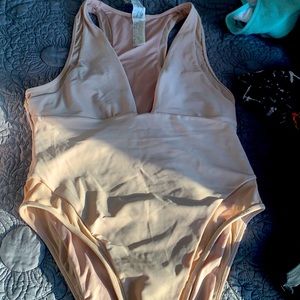 Low-Cut bathing suit